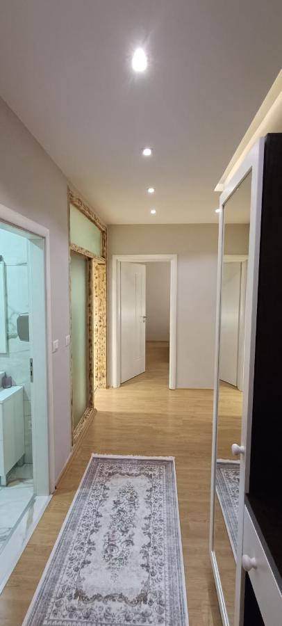 Luxury Blloku Tirana Apartment Bagian luar foto