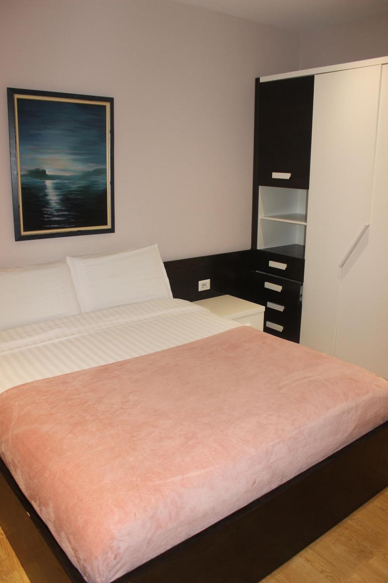 Luxury Blloku Tirana Apartment Bagian luar foto