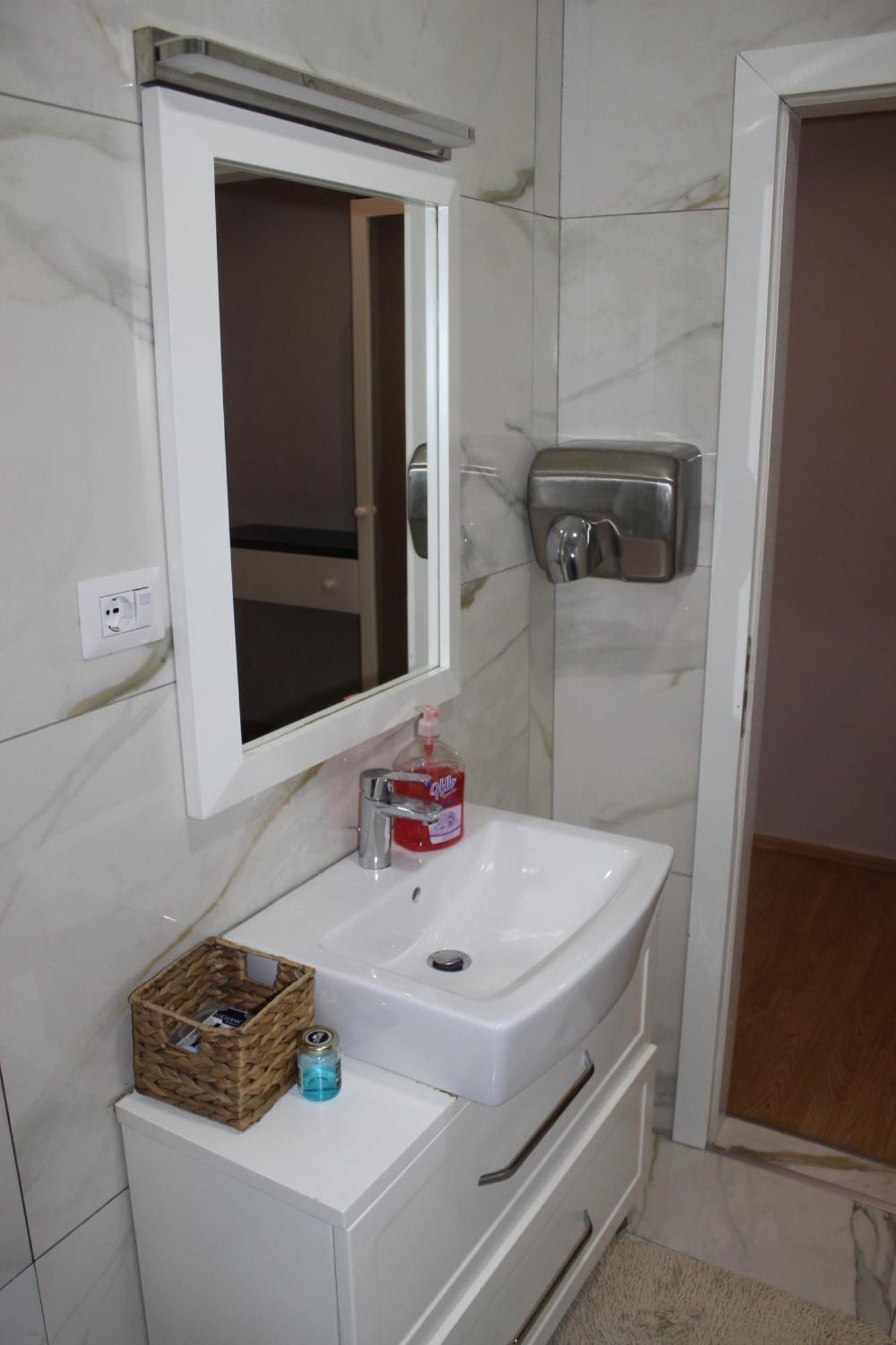 Luxury Blloku Tirana Apartment Bagian luar foto